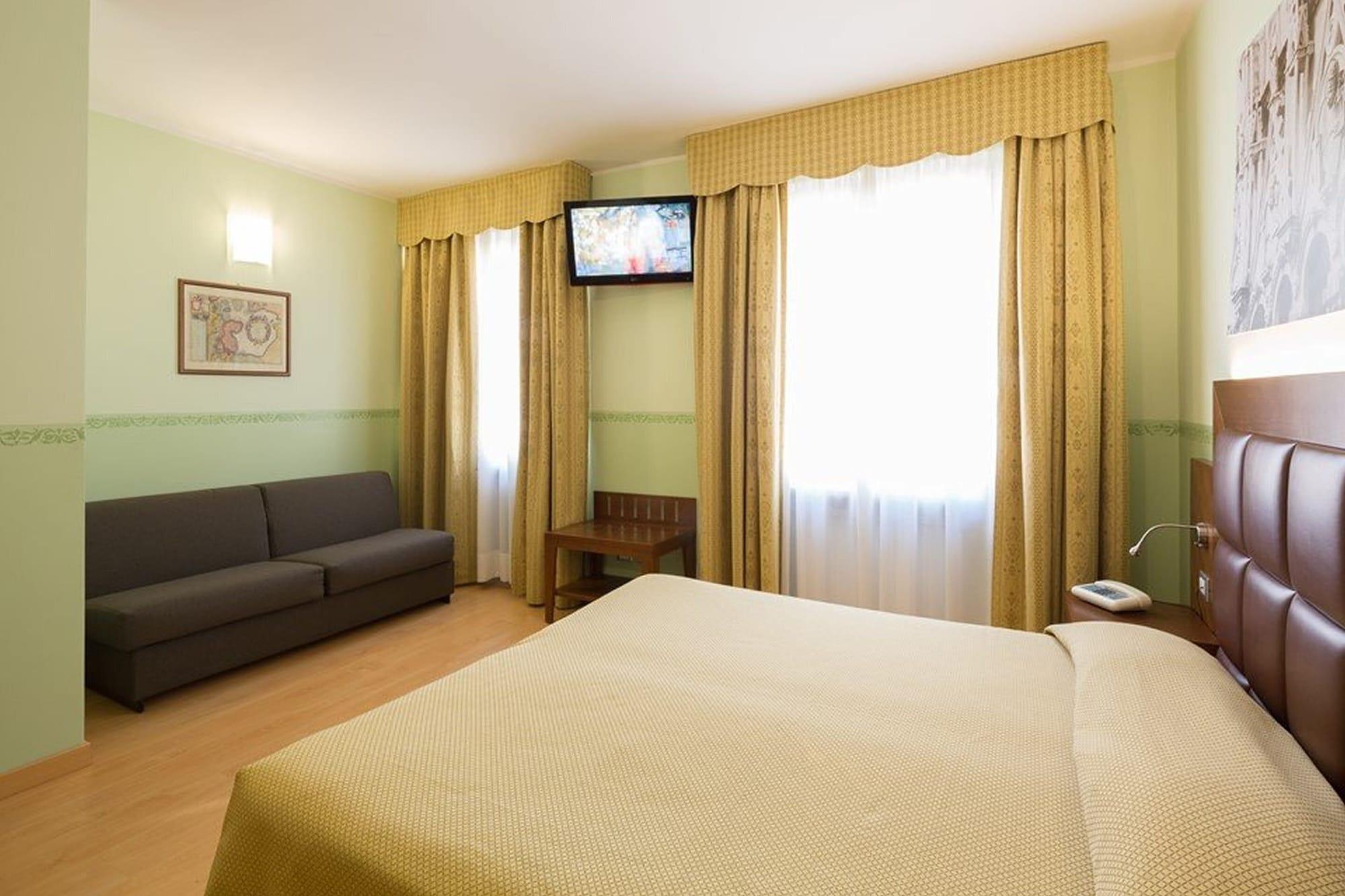 Hotel Terminus & Plaza Pisa Bagian luar foto