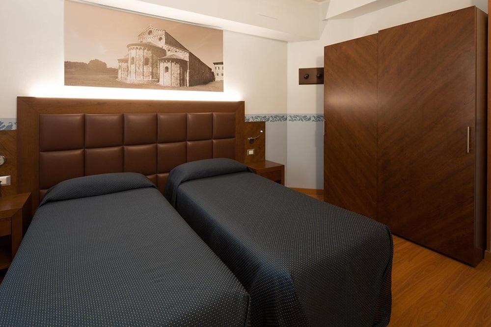 Hotel Terminus & Plaza Pisa Bagian luar foto