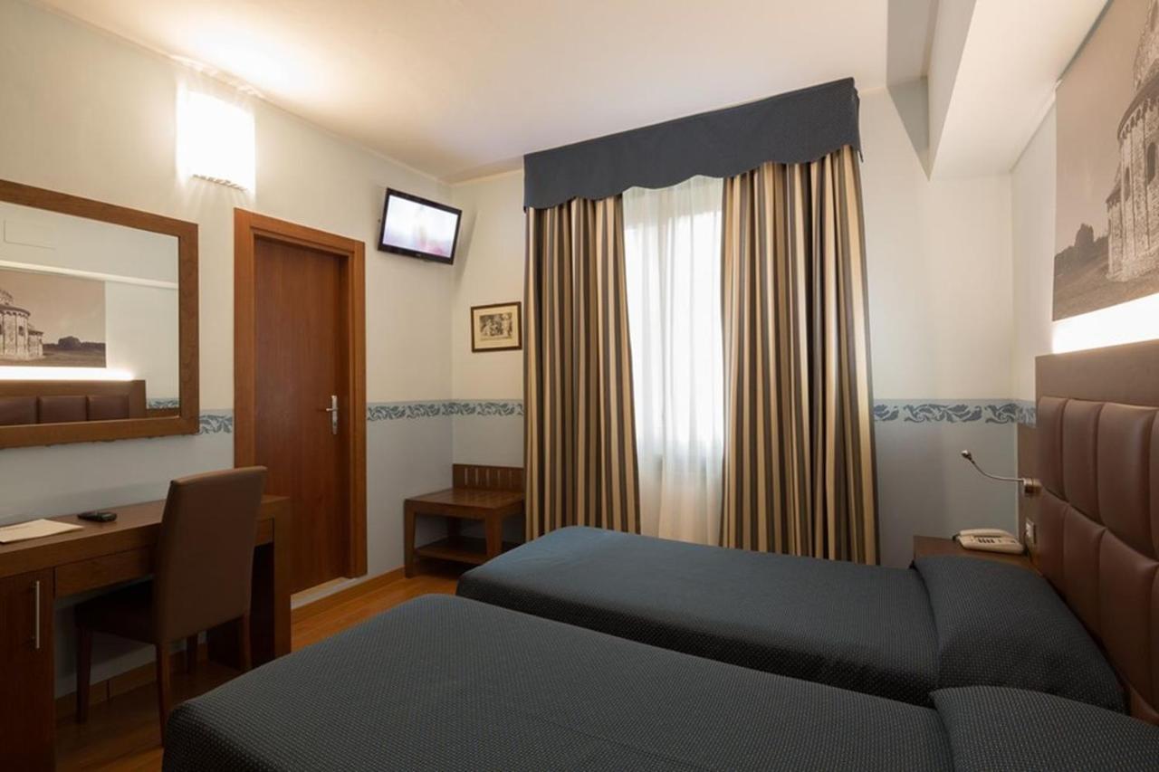 Hotel Terminus & Plaza Pisa Bagian luar foto