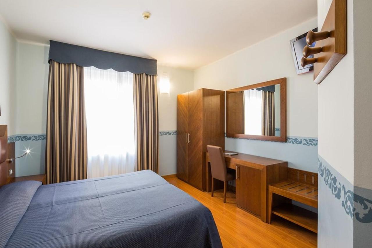 Hotel Terminus & Plaza Pisa Bagian luar foto