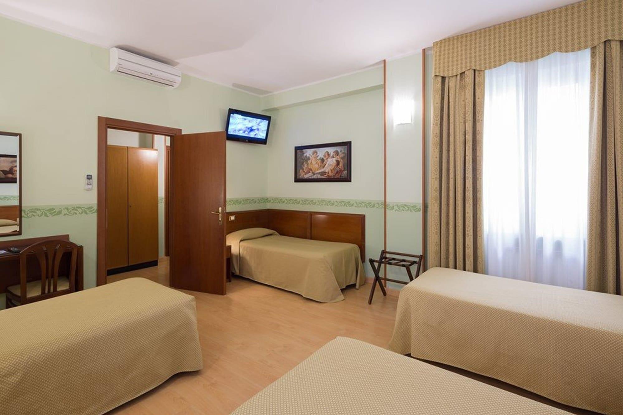 Hotel Terminus & Plaza Pisa Bagian luar foto