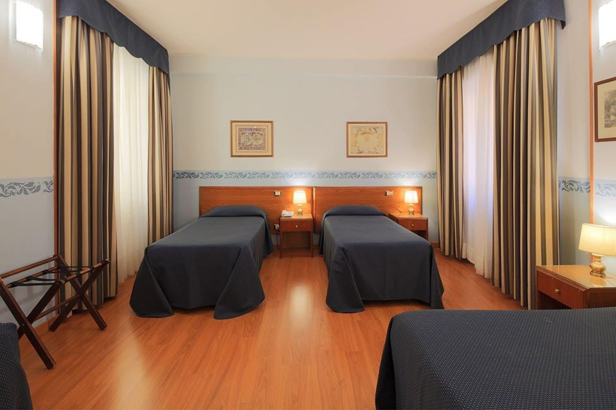 Hotel Terminus & Plaza Pisa Bagian luar foto